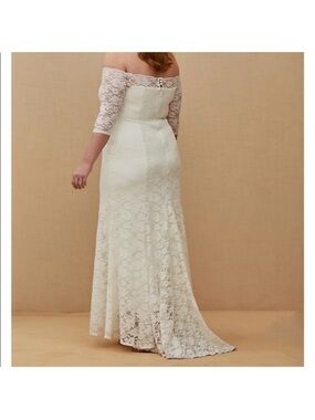torrid Off-Shoulder Lace Bridal Gown in Ivory